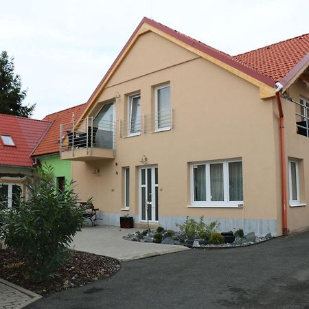 Penzion Kotvas Milovice  Exterior foto